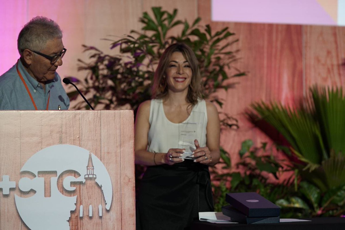 Mas_Cartagena's tweet photo. Felicitamos a Ingrid Pérez-Trujillo, marketing & media VP de @ClaroColombia, ganadora del Premio al Marketer Trayectoria Profesional en los #PremiosMarketers que se entregan en #MasCTG @AdlatinaGroup @SCOPEN_global @MktrsByAdlatina https://t.co/3jQp0dknQW
