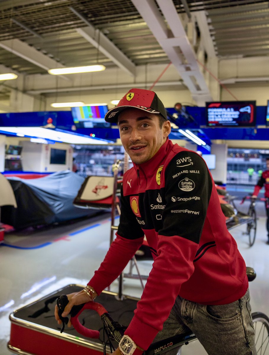 Come and get your driver <a href="/ScuderiaFerrari/">Scuderia Ferrari HP</a>, he looks a little lost! 

#HaasF1 #MexicoGP