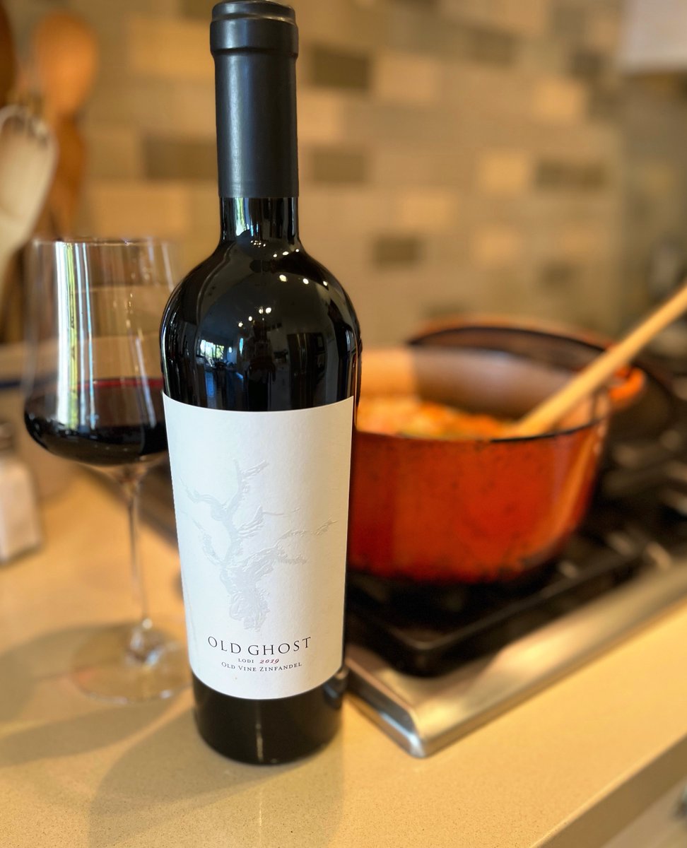 KlinkerBrick's tweet photo. Warm up your chilly evening with hearty lentil and harvest vegetable soup π² Oh, and don't forget the delicious Old Ghost Zinfandel to round out your meal. Bon appΓ©tit!
#klinkerbrick #lodiwine #foodpairing #fallsoup #soupseason #oldvinezin #zinfandel #familyowned #fallwine https://t.co/hCHz7r9LnN