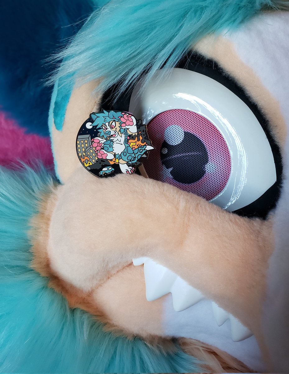 dragonsapphic's tweet photo. 👀 Looking for one of my Lagoon #312 @ParadoxPins?
This batch isn't for sale/trade, (second batch coming eventually!) but I've decided to give a few of these away on Twitter so that a few others can snag 'em besides just locals or people at the few cons I go to! 💙
Read below! ✨ https://t.co/LGimBNWJww