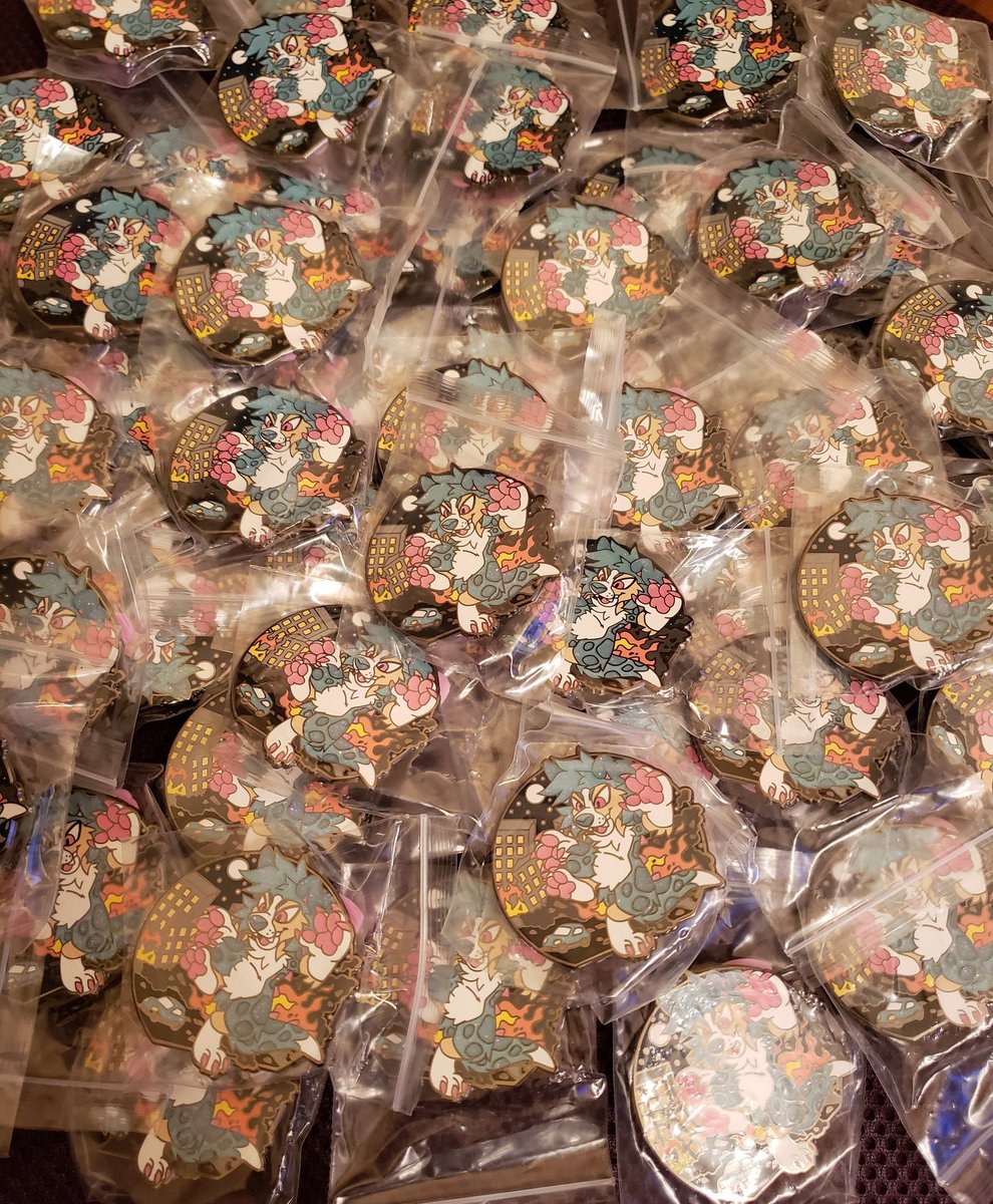dragonsapphic's tweet photo. 👀 Looking for one of my Lagoon #312 @ParadoxPins?
This batch isn't for sale/trade, (second batch coming eventually!) but I've decided to give a few of these away on Twitter so that a few others can snag 'em besides just locals or people at the few cons I go to! 💙
Read below! ✨ https://t.co/LGimBNWJww