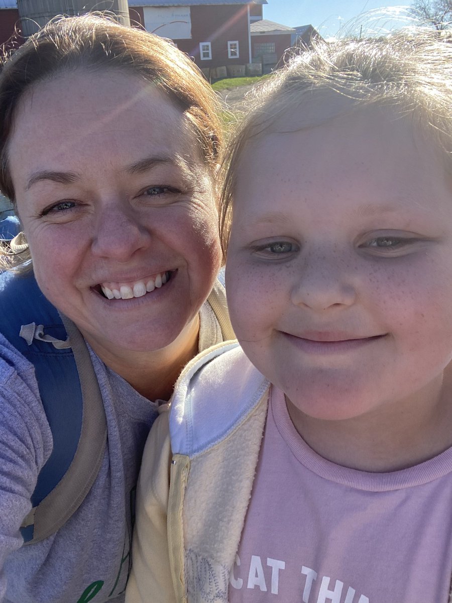 TaraCanniff's tweet photo. 5th grade had a great day on their field trip to Ellm’s Farm! @GreenIslandUFSD @HeatlyPrincipal @Kmbrly_Ross https://t.co/p6BYewDW75