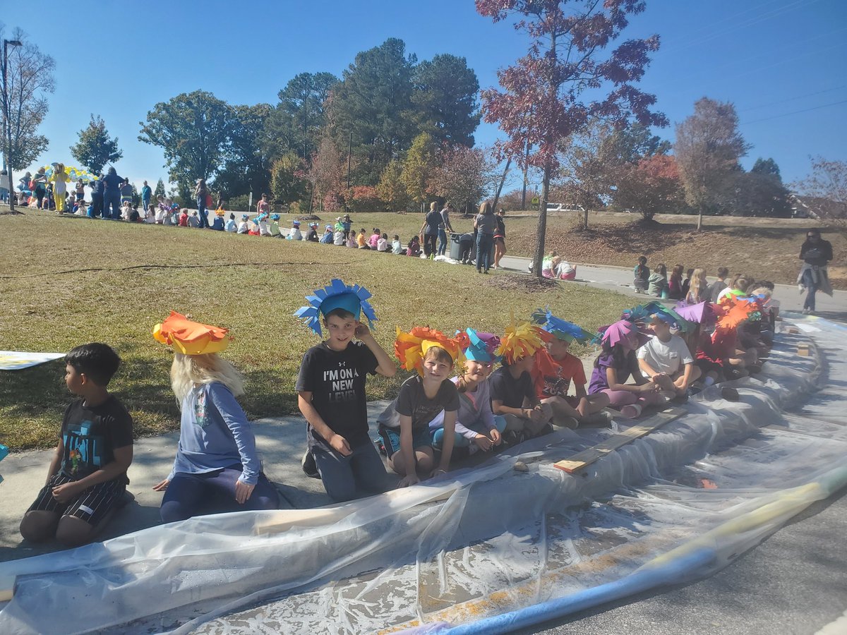 MrsSawkiewicz's tweet photo. We had SO much fun cheering on Quackers the Super Duck in our duck Derby today! Thanks for all the generous donations for SRE's outdoor improvements!! Also, a huge shout out to the fabulous @sreapexpta for organizing this fundraiser! #crushingit @ScottsRidgeES https://t.co/lnD2nmvurS
