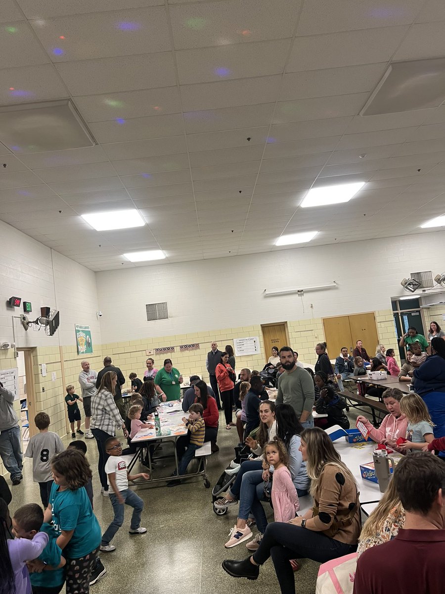 MrsALinton's tweet photo. Our 1st Kindergarten Fall Family Game night was a success! @PineGrove_BCPS https://t.co/QI4toPcAEu