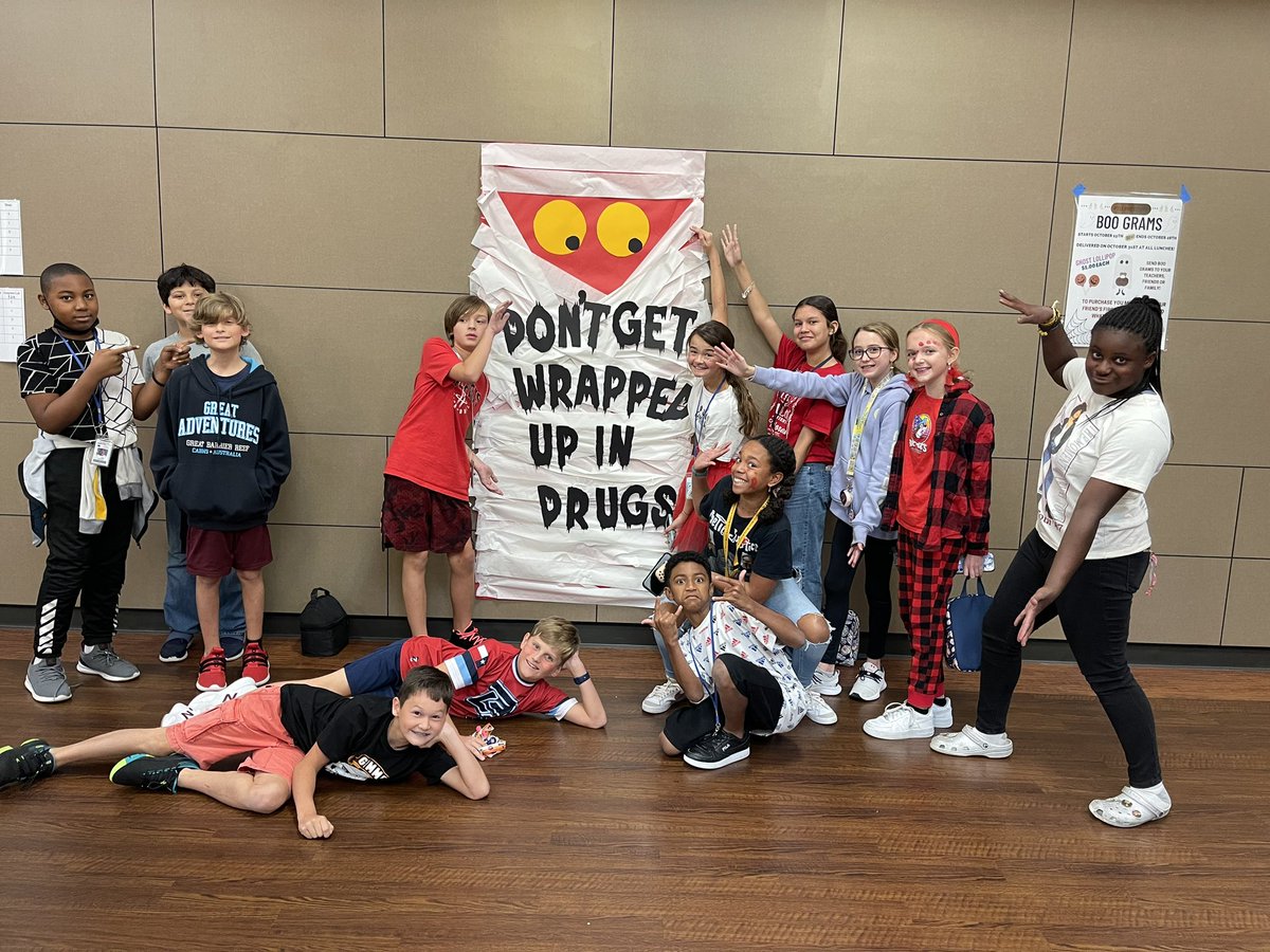 Don’t get wrapped up in drugs! <a href="/TISDOIS/">Oakcrest Intermediate</a> #RedRibbonWeek