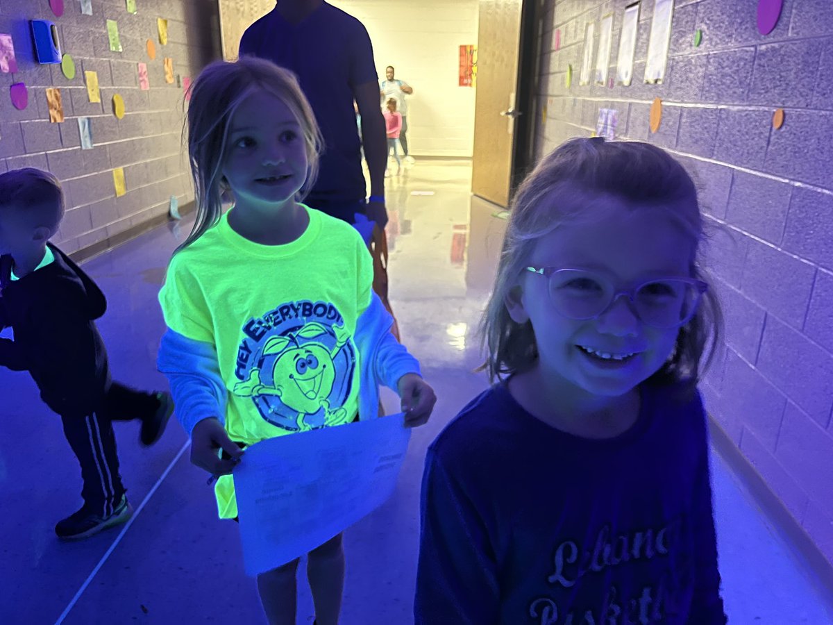 CastleHeights2's tweet photo. Having a blast at Fall Festival! #CHknights https://t.co/voB49cjMqu
