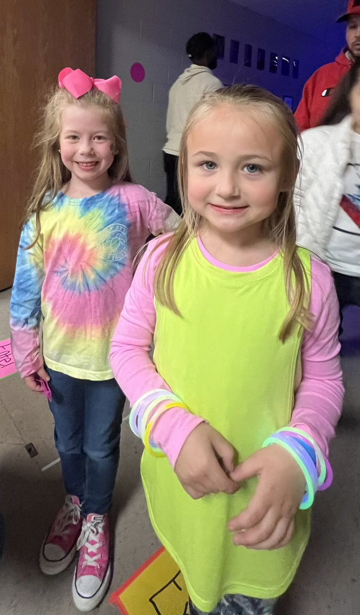CastleHeights2's tweet photo. Having a blast at Fall Festival! #CHknights https://t.co/voB49cjMqu