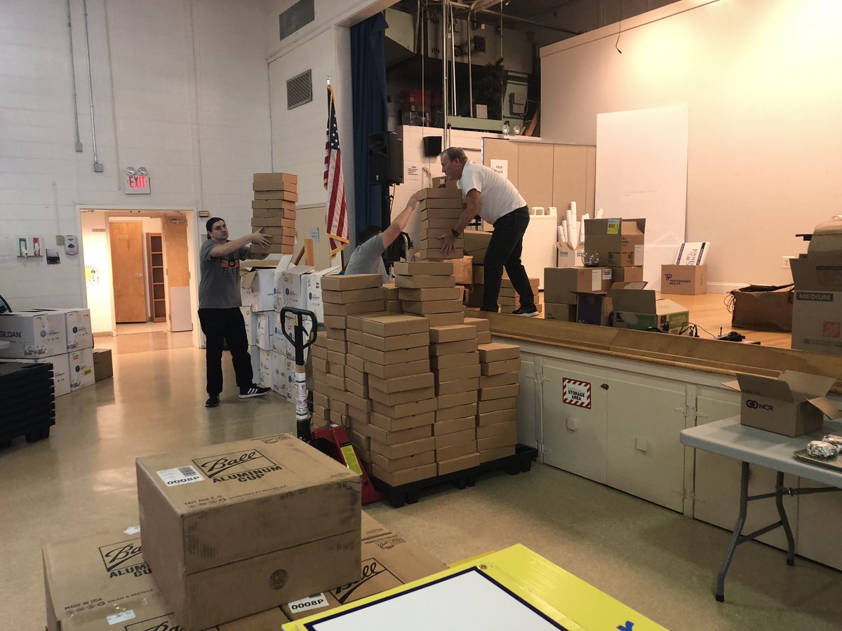 Edward Zarzatian (@djejz) on Twitter photo Chesapeake 🌎 Focus on Abilities BRG…Lending a helping ✋🏻 to The LARC School in preparation for The Run 🏃🏾♂️ the Bridge 🌉 Event on Nov 6th..Thanks to my TEAM😃❤️
<a href="/CarolBTome/">Carol Tomé</a> @upsers <a href="/ChesapeakUPSers/">Chesapeake UPSers</a> @LauraLaneUPS <a href="/KVUPS/">Kim Van Utrecht</a> @brown_nibby @phillybourne <a href="/dmmknox/">Donna Knox</a> <a href="/JenMillerUPSer/">Jennifer Miller</a> Chesapeake 🌎 Focus on Abilities BRG…Lending a helping ✋🏻 to The LARC School in preparation for The Run 🏃🏾♂️ the Bridge 🌉 Event on Nov 6th..Thanks to my TEAM😃❤️
<a href="/CarolBTome/">Carol Tomé</a> @upsers <a href="/ChesapeakUPSers/">Chesapeake UPSers</a> @LauraLaneUPS <a href="/KVUPS/">Kim Van Utrecht</a> @brown_nibby @phillybourne <a href="/dmmknox/">Donna Knox</a> <a href="/JenMillerUPSer/">Jennifer Miller</a>