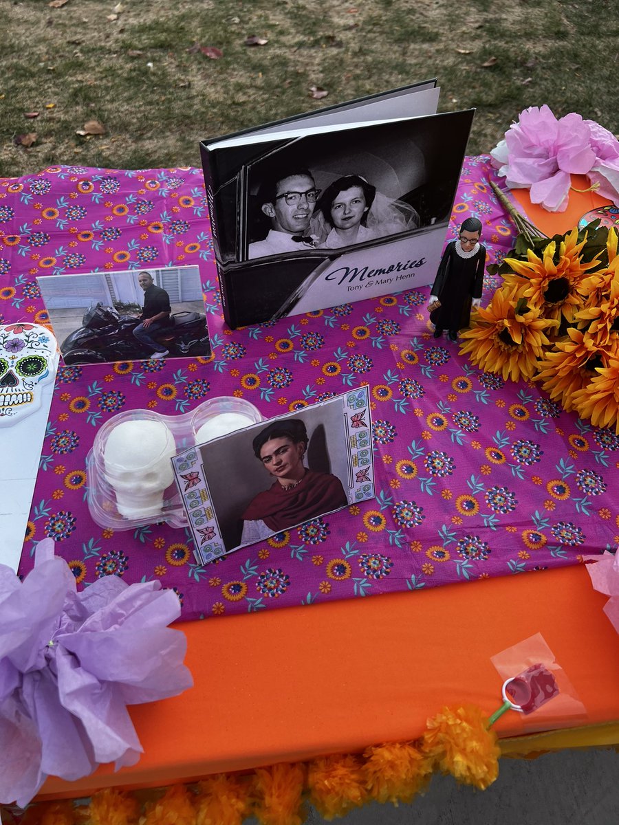 dspuhr's tweet photo. Our Emerson #elementary #community honoring our loved ones by sharing their memories in our #ofrendadiademuertos #ofrenda Extra special to have our 5th graders share their #memoirs #DiaDeLosMuertos #NationalMuseumofMexicanArt @MrsSuomi @MrsDewar5th @ms_kgonza #culture  #Aztec https://t.co/47gjSTtYrt