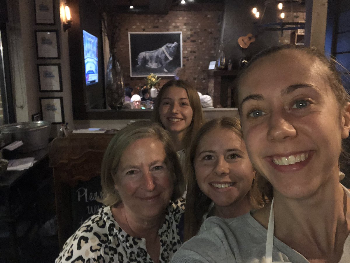 FurmanXC's tweet photo. TY to our awesome administrators at @FurmanPaladins for DINING OUT FOR MOM!
@erinakemp & Sue E! #DOFM #LTBM #allinforashley https://t.co/h9Z17xviEv