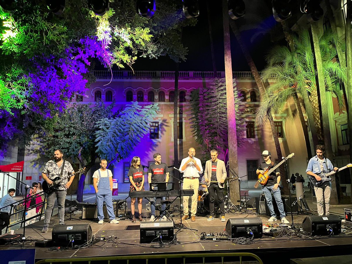 estareaquimismo's tweet image. Primera edición de festival Umurgentes organizado por @Bellasoundmusic @estudiantesumu @juntacentroEste @GabrielaVellio @Ppguillenparra @maviusca #exitazo #talentoJoven