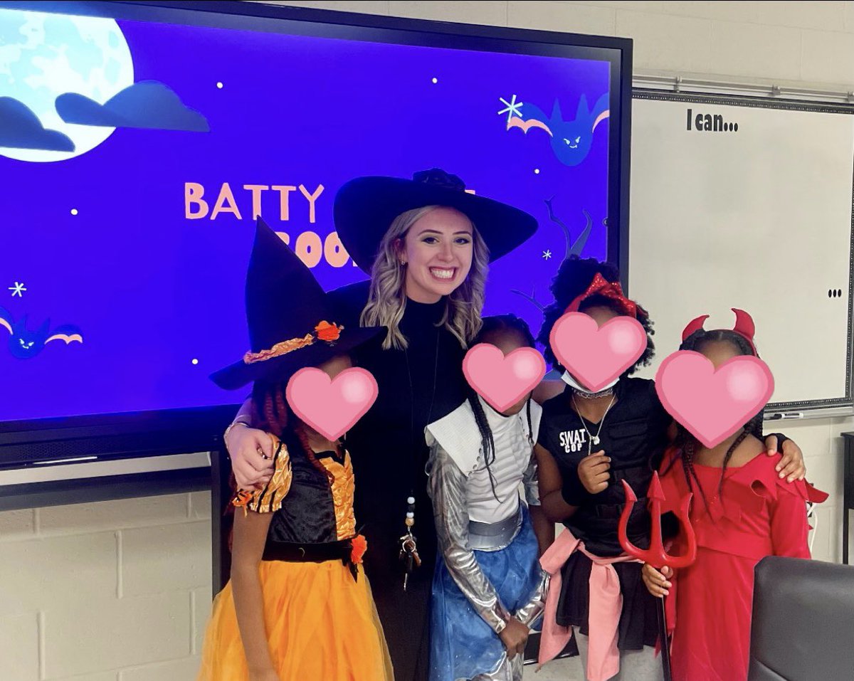 We followed the yellow brick road only to discover the best 3rd grade team in all the land. Batty About Books was SO much fun! 🪄🌟 #ncssbethebest