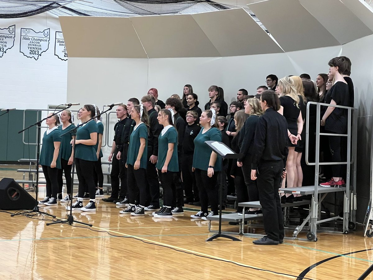 PrincipalColts's tweet photo. Fall concert tonight at CHS! Great job choirs! https://t.co/0lnoHrDvOy