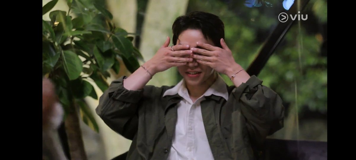 MrsniFelipSuson's tweet photo. may this be a sign that Hae Eun will choose HG and hoping that they are still together now. Hae Eu was very considerate when she removed the couple bracelet during her date with Hungyu
.. in this sign we trust hahaha #TransitLove2 #haeeun #hungyu #gyumin #taei #naeon #TVN https://t.co/vzpIo0LcMB