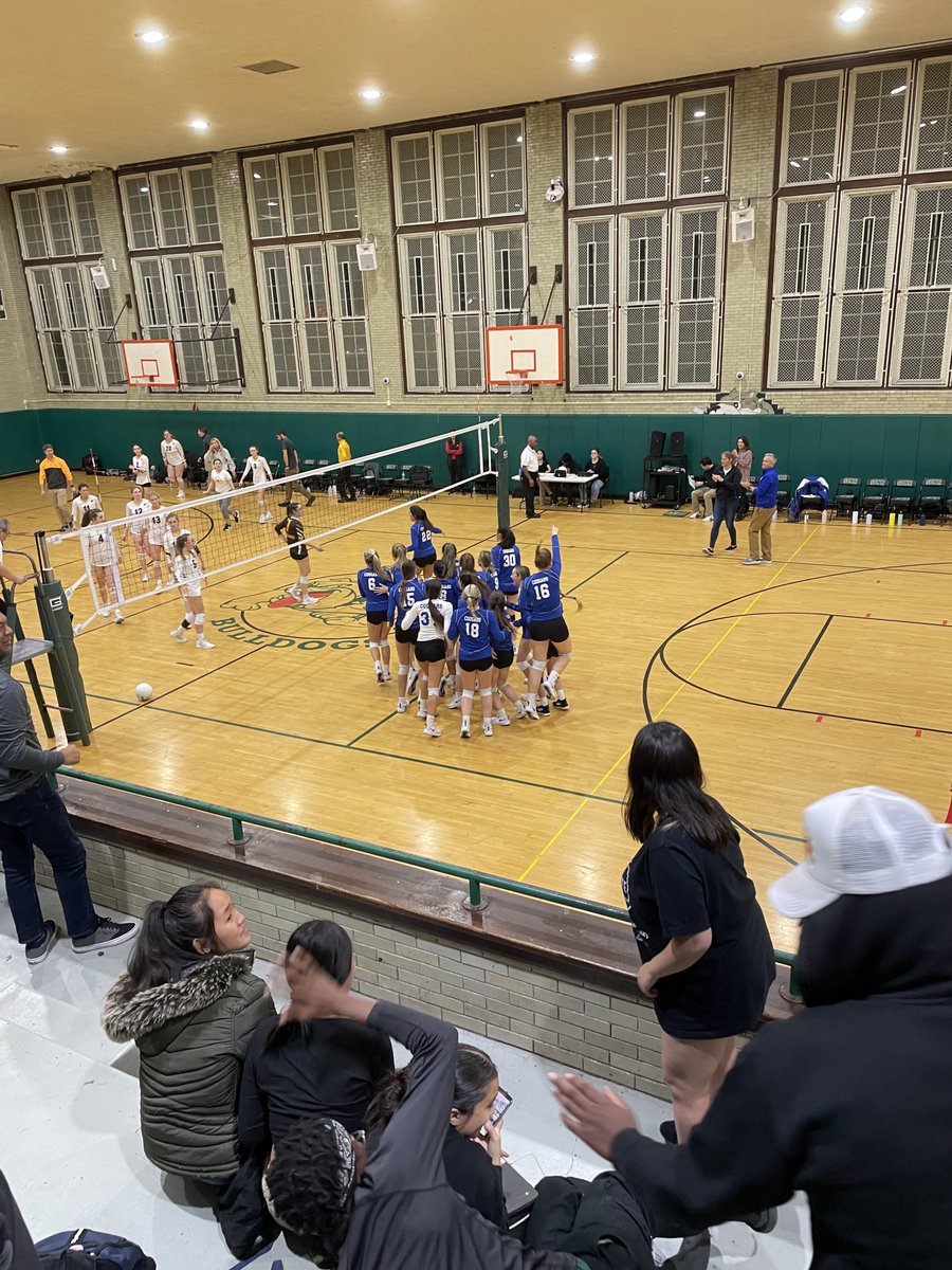 VHHSAth's tweet photo. They won!  Regional Champs. https://t.co/a09SCjd1rf
