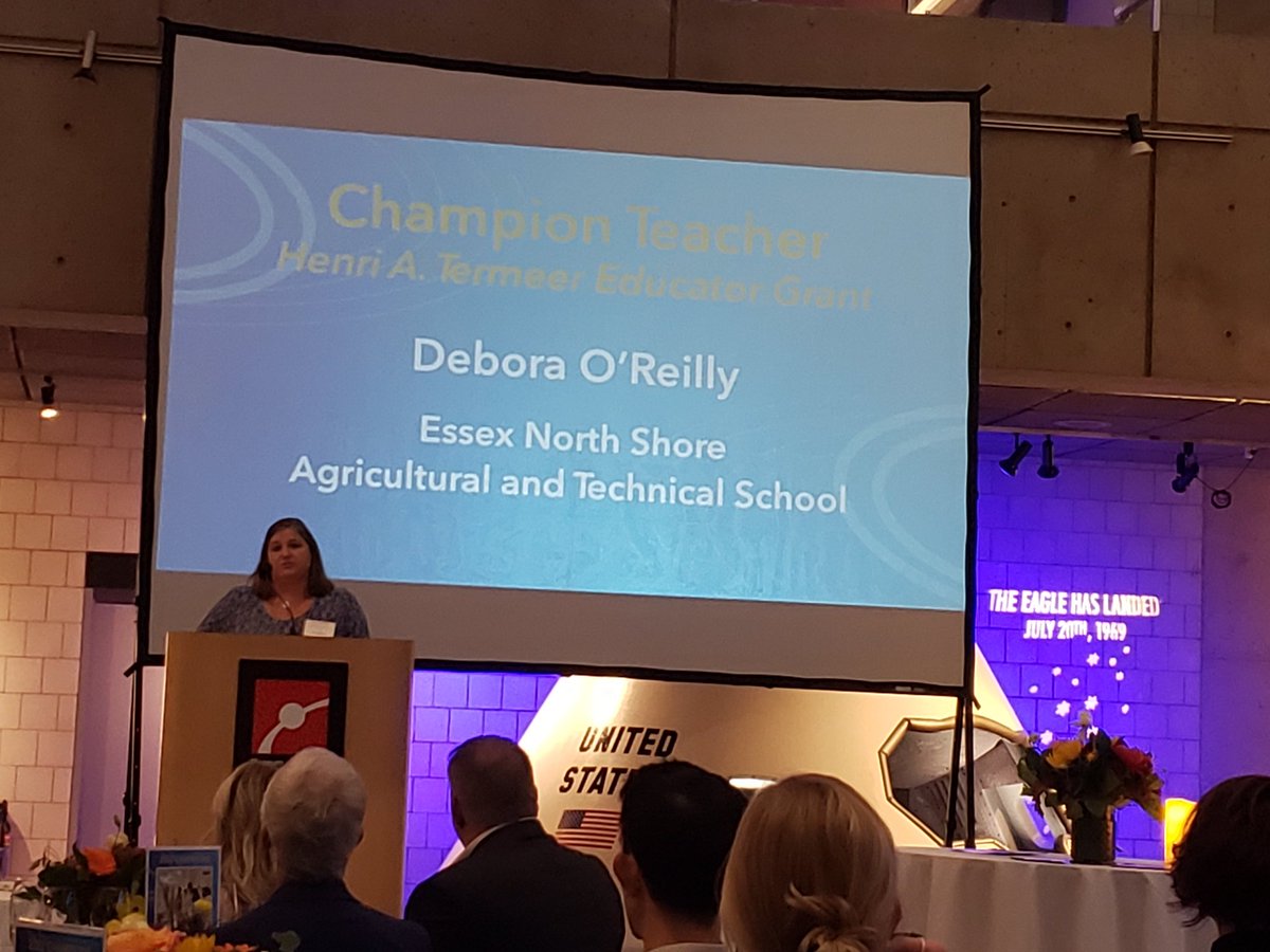 Fan girling our champion teacher Deb!  @MassBioEd <a href="/museumofscience/">Museum of Science</a>