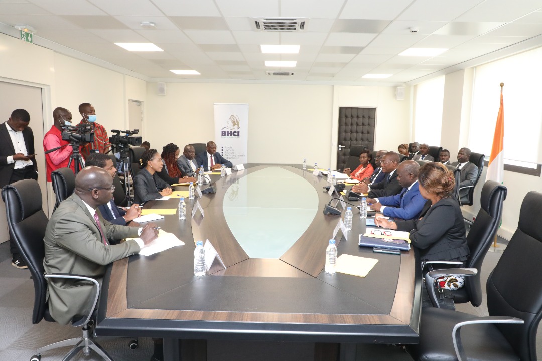 mulcv_gouv's tweet photo. 2/2 de ses démembrements pour le secteur de l’immobilier. Il vise également à conférer à la #BHCI une position dominante dans le financement de ce secteur en Côte d’Ivoire, à promouvoir l’accession des ménages à la propriété immobilière dans le cadre la mise en œuvre du #PPLSE. https://t.co/0wVwHfEYLP