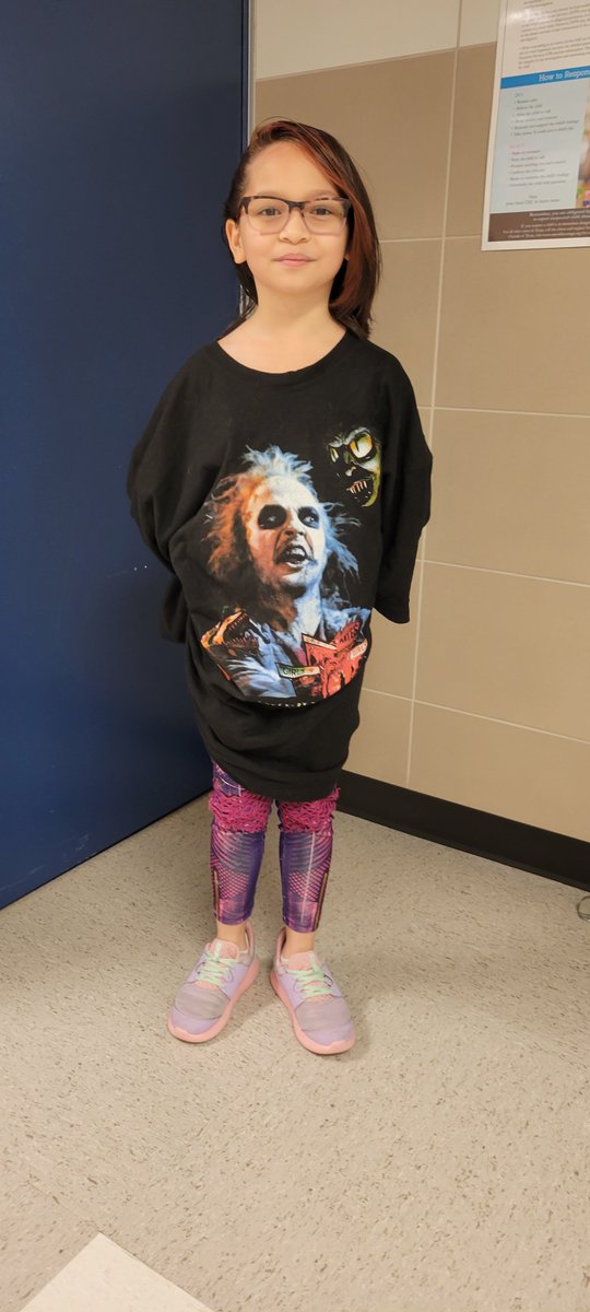 #ElliottEagles rockstars tuning out drugs!