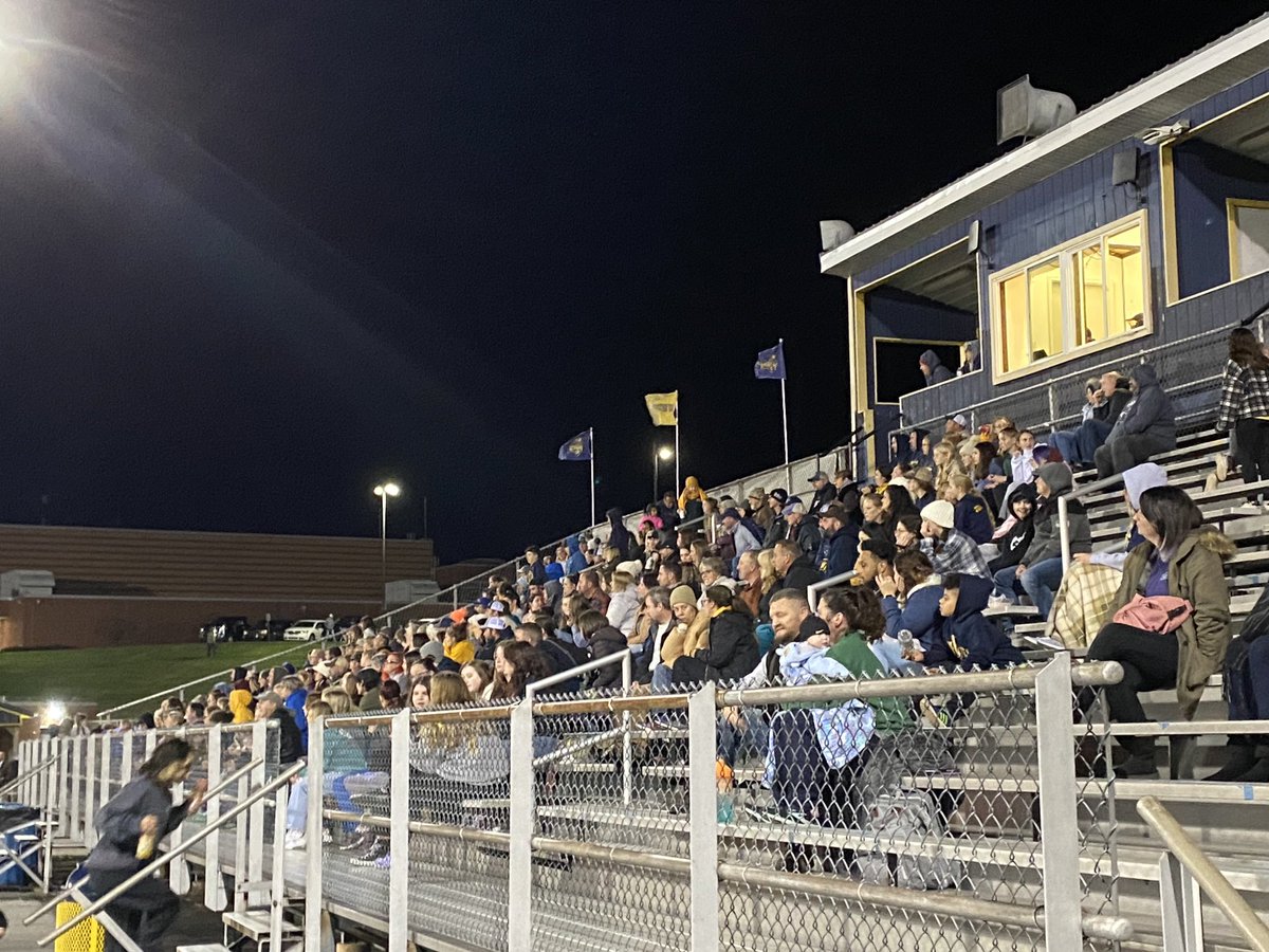 RT EasternYorkHigh Great crowd for the JR VS SR Powderpuff game