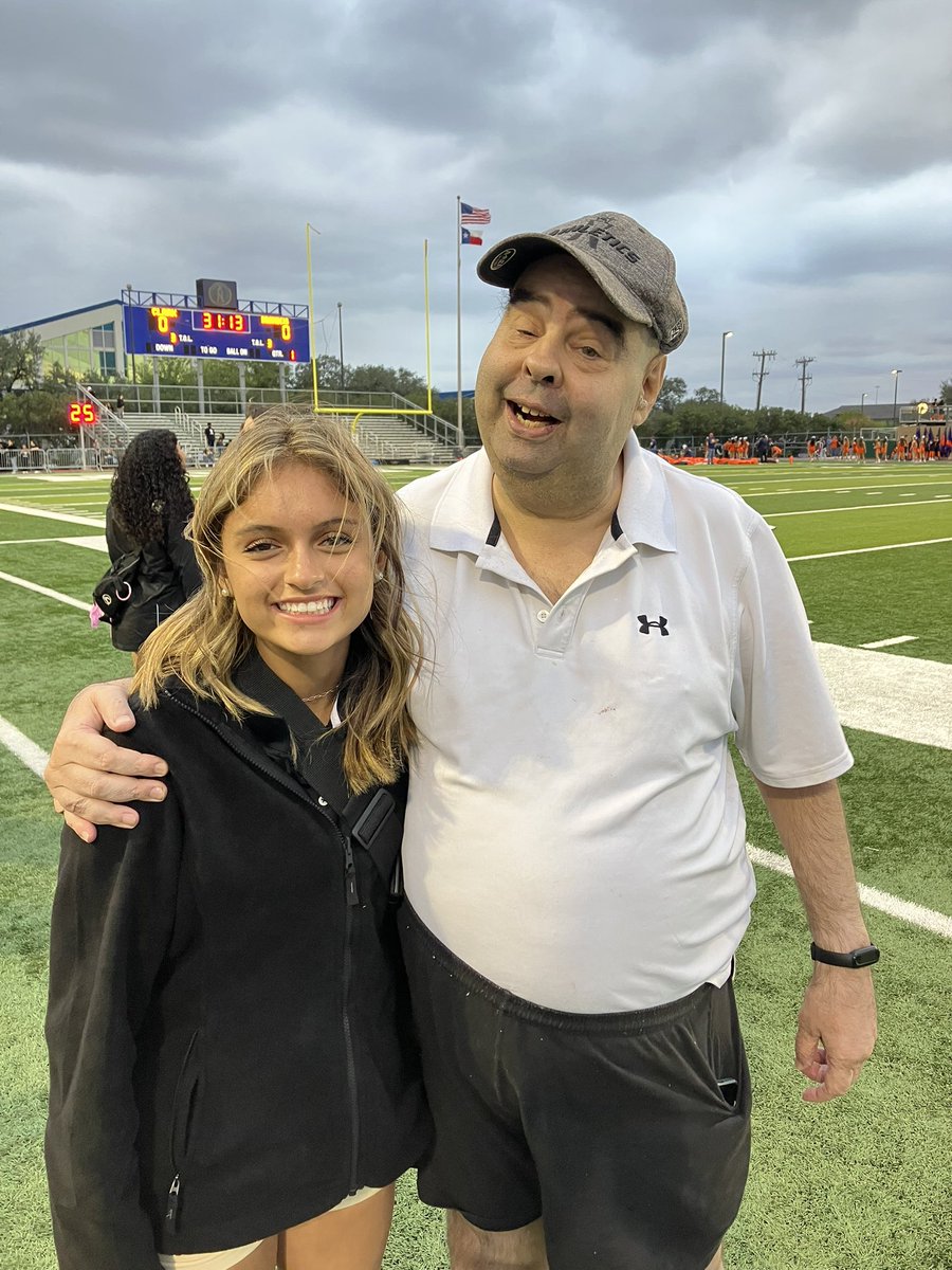 ClarkHSTrainers's tweet photo. Look who is back on the sidelines!!Itโs a great day to be a Clark Cougar ๐พ #SuperDave #ClarkTexasLegend #ClarkFamily @NISDClark @FbCougar @ClarkAthBooster @NISD_Athletics https://t.co/pm7fPlVwgQ