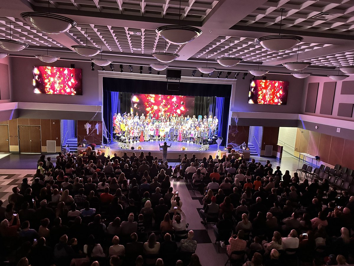 Emily Barnes tweet media