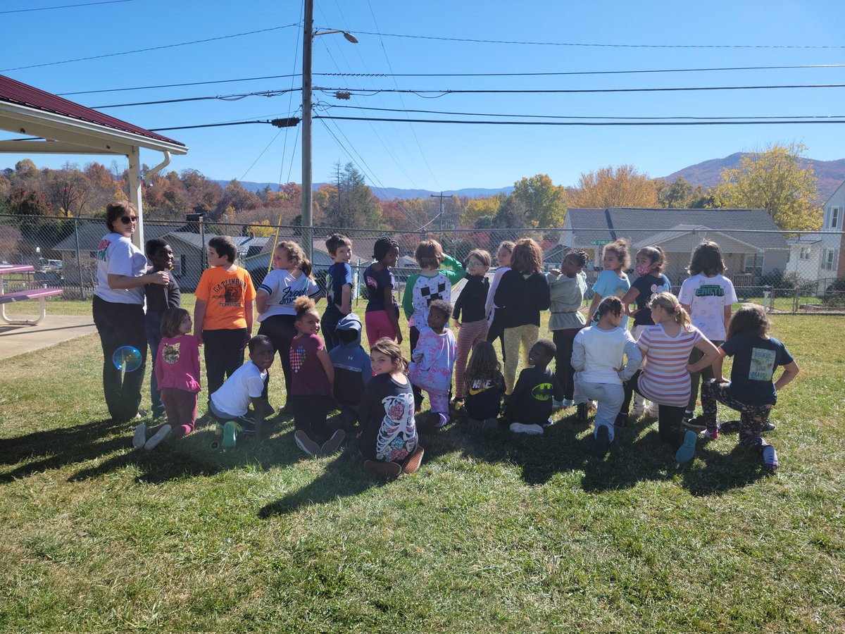 Our Mustangs, "Turn their back on Drugs!"
<a href="/jcityTNschools/">JohnsonCitySchools</a> 
<a href="/MountainViewJCS/">Mountain View Elem</a> 
<a href="/doxydo/">Melissa Jervis</a> 
#RedRibbonWeek