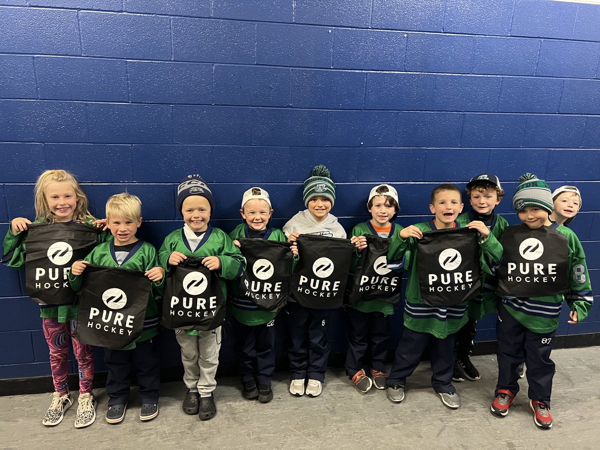 Brighton Ice was in the house as our ⁦@PureHockey⁩ Team of the Game! Thanks for visiting ⁦@USAHockeyArena⁩! Hope you enjoyed and see you soon! 👊