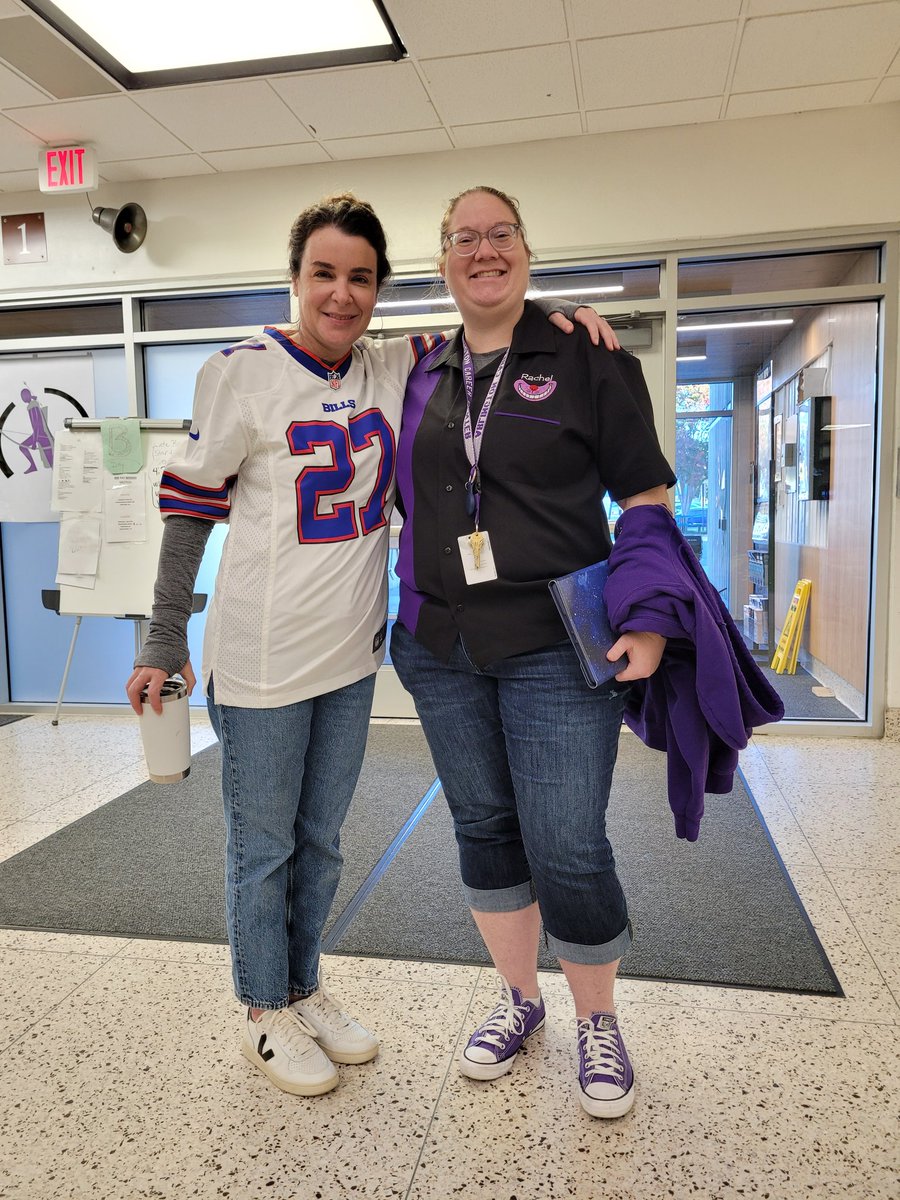 arlingtontechcc's tweet photo. Third day of Spirit Week at ACC!! It's sports day, or toga day for seniors. Take a look at some of the participants! 😄🏃🏃‍♀️🏃‍♂️🤗 #spiritweek #students #arlingtonpublicschools #ArlingtonTech #ArlingtonCareerCenter https://t.co/X9ZCihbuMZ