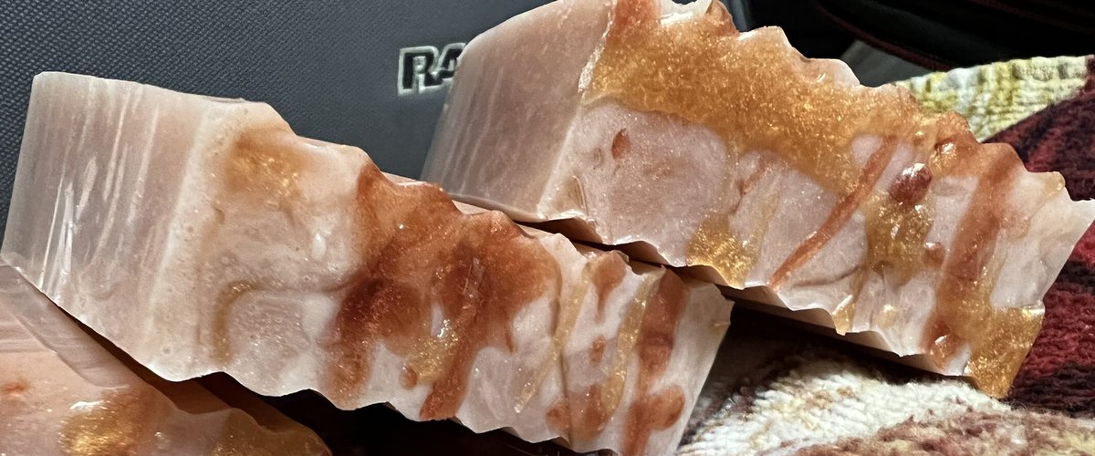 RoadQueen1967's tweet photo. Spiced Apple Cider bars I made this morning! Warm and inviting scent sweet & spicy with apple, and cinnamon with a hint of vanilla & nutmeg…new for my shop this weekend! #pdsoapsnsuds #handcrafted #gotsoap #smallbiz #smellssogood #handcutsoap https://t.co/MW2ppdXOQ1