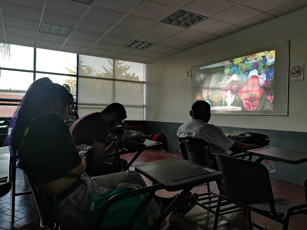 Proyección de <a href="/LaVoceraFilm/">LaVoceraFilm</a> en estos momentos desde #Guadalajara <a href="/redmovimientos/">Red Mexicana de Estudios de Movimientos Sociales</a>
#ElCaminarDeLaVocera en Universidades