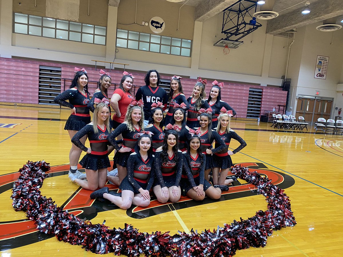 WCC Picture Day ❤️🖤🤍<a href="/WccCheerleading/">Waubonsee Community College Cheerleading</a> <a href="/waubonsee/">Waubonsee Community College</a> <a href="/WaubonseeChiefs/">Waubonsee Chiefs</a>