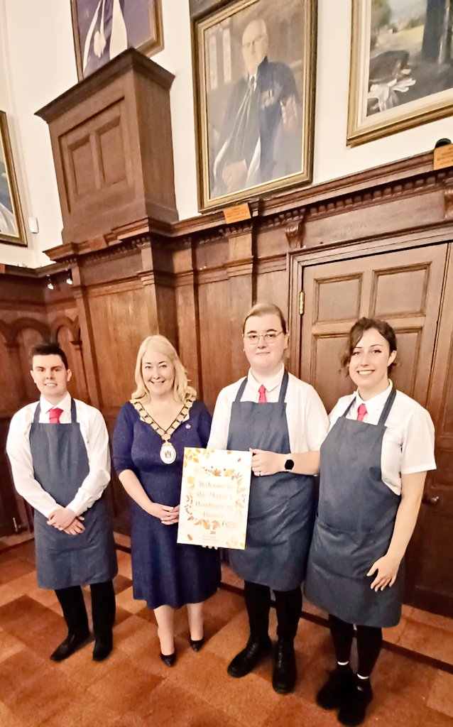 Thankyou to the hospitality team from @S_ERC who created a 4-course plantbased menu for my @ANDborough Thanksgiving Dinner at Bangor Castle tonight. What a wonderful dining experience! The guests left very happy! So proud of you 🤩 #BetterOffAtSerc #5Stars #community #vegan