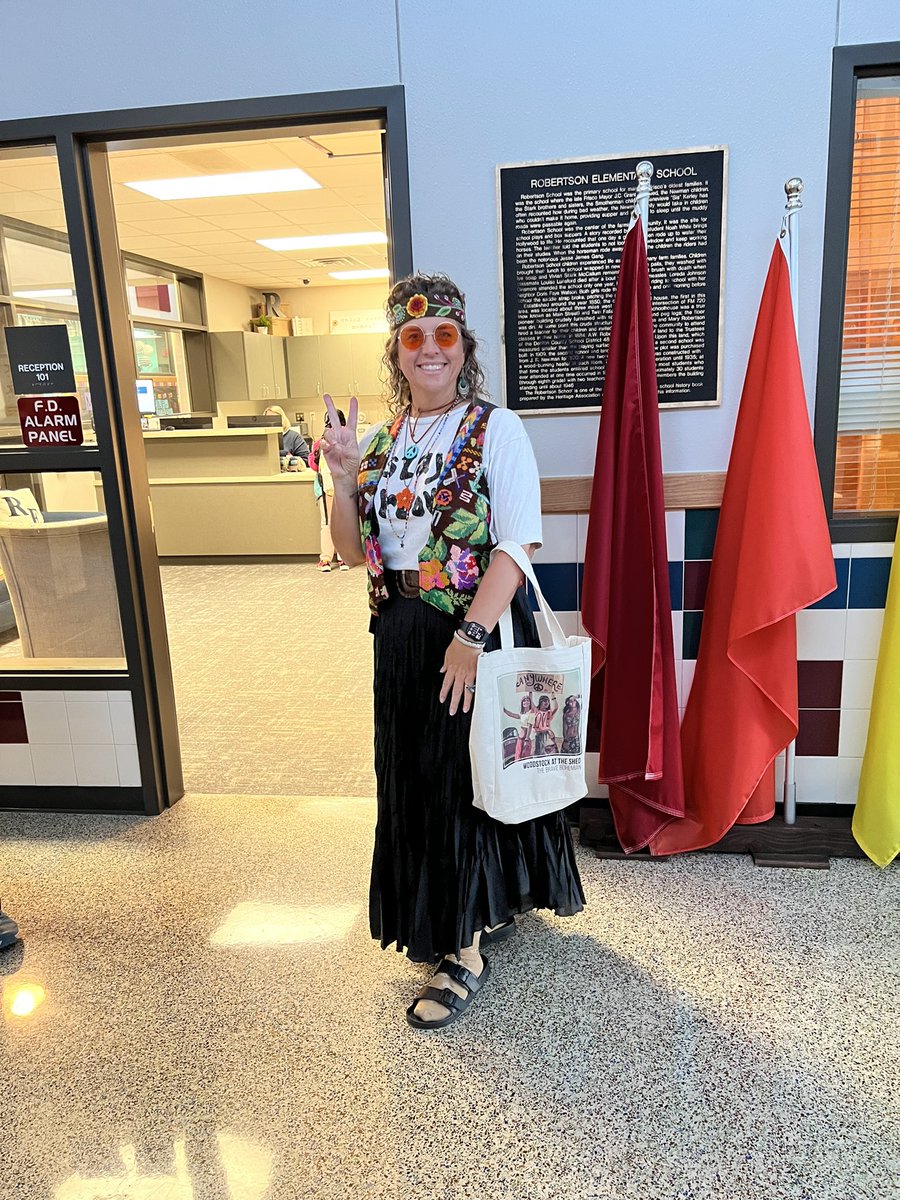 WhitneySBriggs's tweet photo. I MEAN! Decades Day for RRW. Assignment understood @Robertson_Elem!!! @spiegel_w_DC @MrsRatliff_3rd @K_Hunter_2nd and Mrs. Bennett!!! #FisdWeAreOne https://t.co/IkotN4afnF