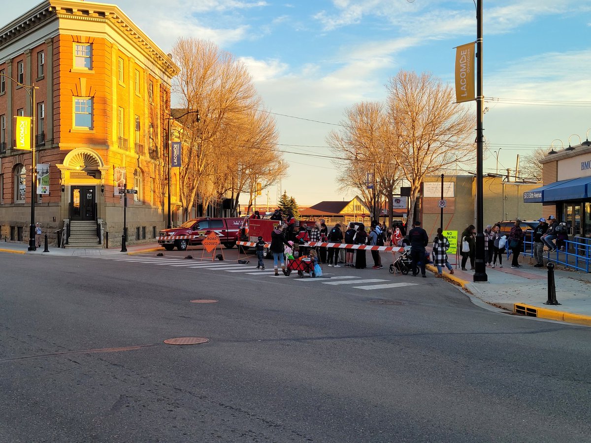 Wow! Fabulous turnout for the first ever   Spooktacular in downtown <a href="/CityofLacombe/">City of Lacombe 🇨🇦</a>. Heaps of ghosts and goblins enjoying loads of spooky fun. #lovelacombe