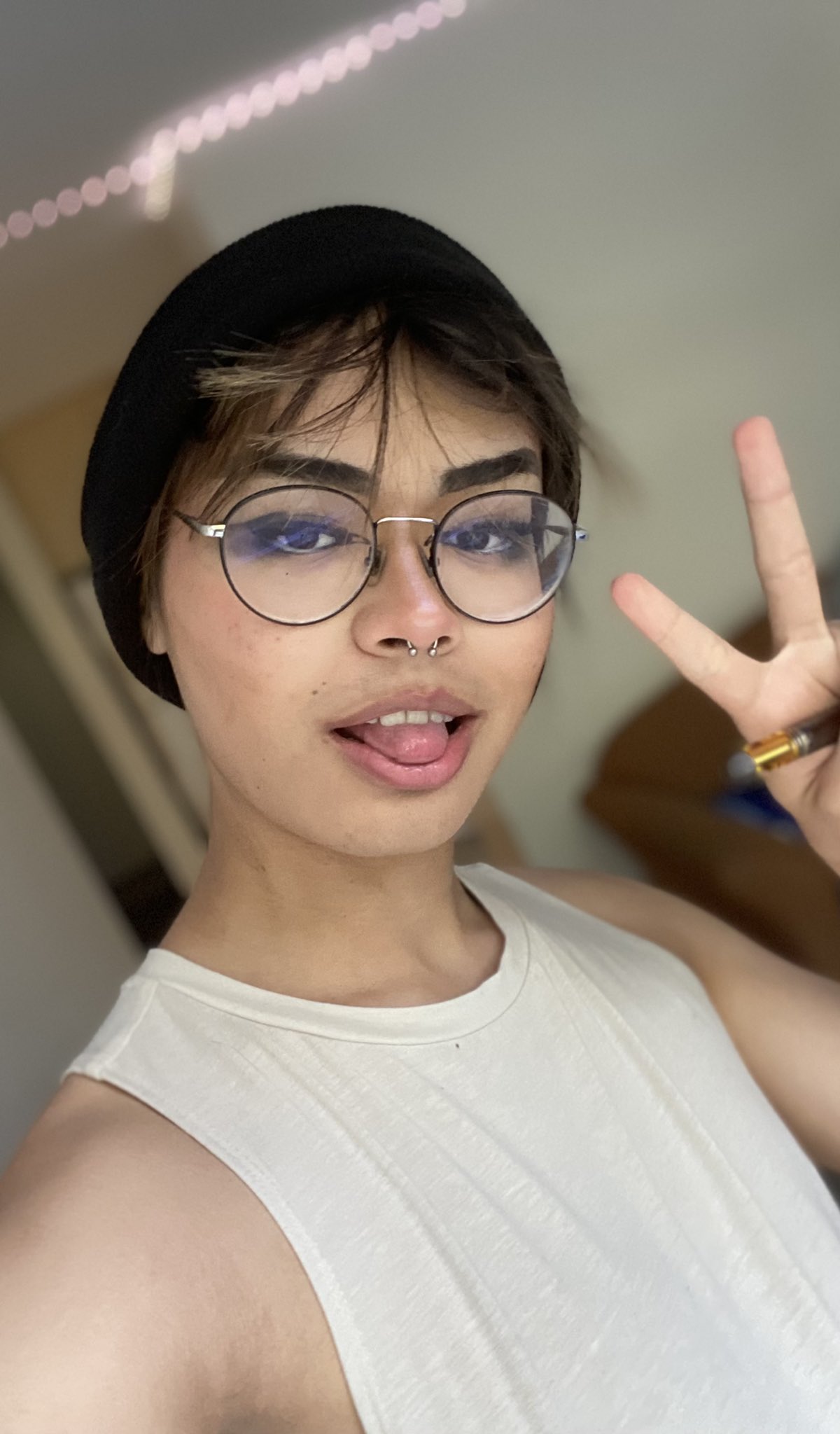 Kiyana V 🏳️‍⚧️🦋 on Twitter: "Stoner girl vibez https://t.co/s7Q74rNsHN