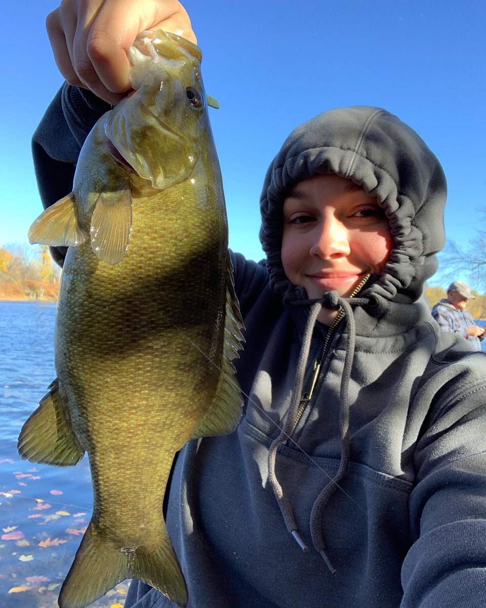 It was coldddd today #smallie #smallmouth #bassfishing #ladyangler