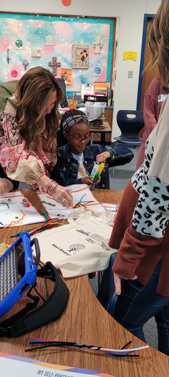 RdillardRhonda's tweet photo. United We Read…a great event to build and support reading in 2nd grade.  Each student gets a book and we completed a craft.  So much fun!  Thank you to all of our community partners and volunteers that helped out at each campus!!❤️❤️ https://t.co/gwOlmnyKmS