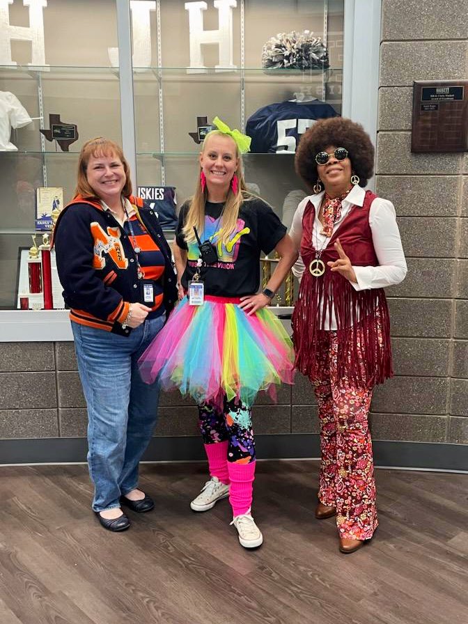 Throwing back drugs with some great ladies. <a href="/HaskettJH/">Haskett Junior High</a> <a href="/PrincipalPaz/">Dr. David Paz</a> #WeAreHaskett