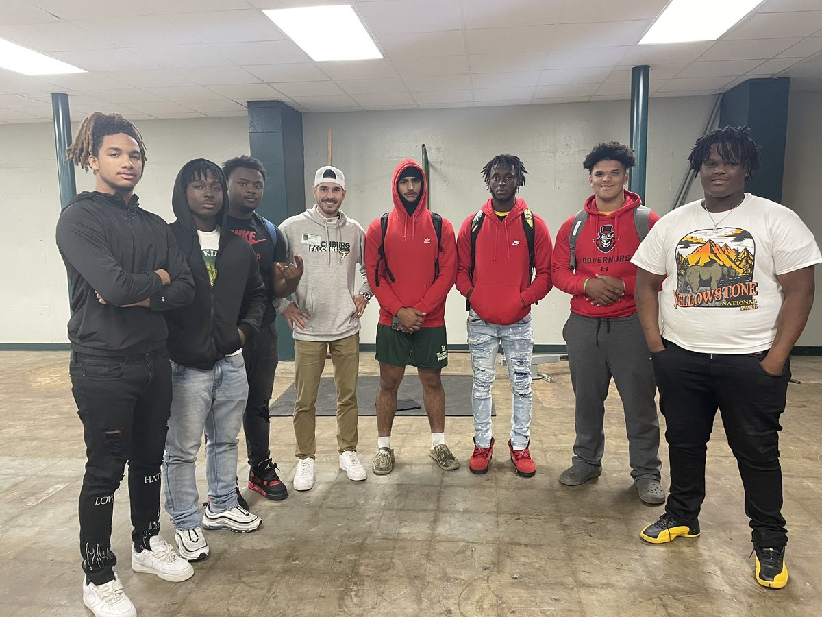 I appreciate @CoachMorrisFB for stopping by for our practice and talking with us #GoFalcons💚