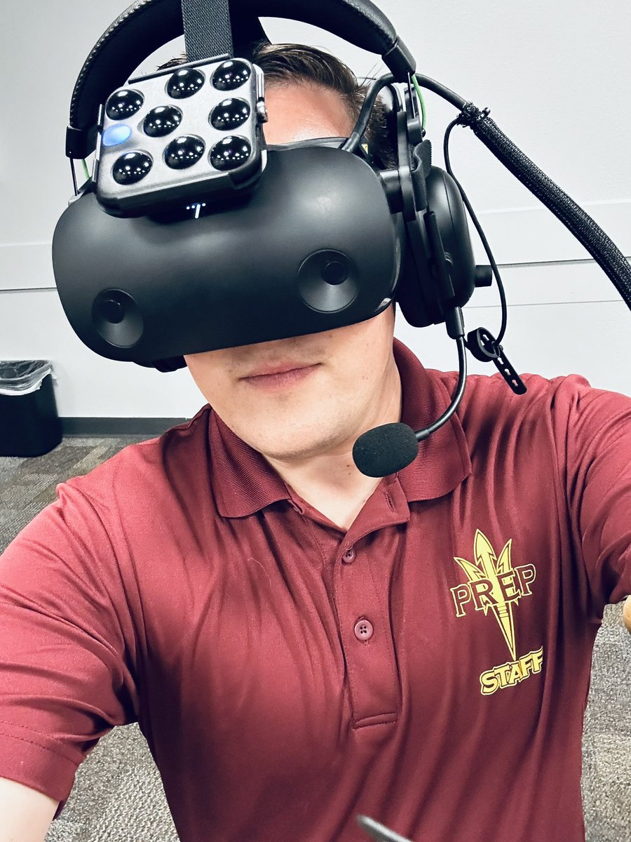 PGibbs77's tweet photo. Some of the ASU Prep team had the opportunity to use dreamscape, an @ASU virtual reality learning experience! So much fun and in such awe about the opportunities this tool can bring to the field of education. #schools #education #VR #asuprep https://t.co/NHmwRv0m7W