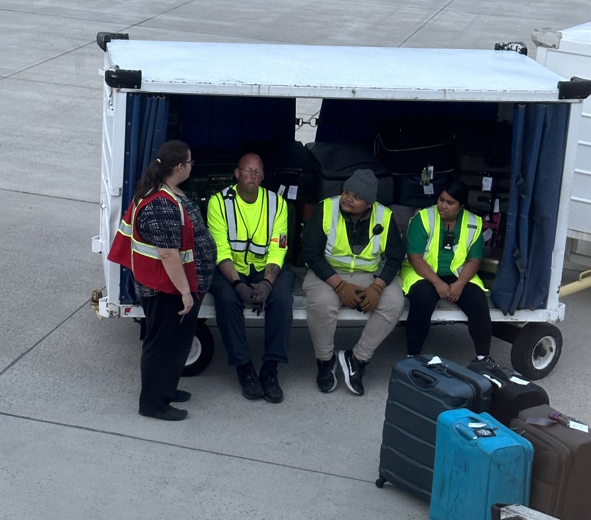 Apparently our plane was too heavy so they took off half the checked bags...... I swear the pilot said his name was Billy Bob, and the co-pilot was out there weighing bags. 🫣. Then they took of some tires. It's my birthday and I hope this isn't my last flight. Good night.