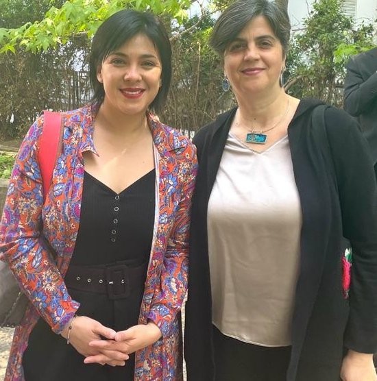 Claupascualgrau's tweet photo. #YoEstoyConKarolCariola 
El acuerdo administrativo para turnar las presidencias de la cámara de diputados y diputadas debe ser honrado. Basta de anticomunismo, @KarolCariola ha demostrado su capacidad y responsabilidad para ejercer el cargo.
Estamos contigo compañera! https://t.co/egfrNtYdBB