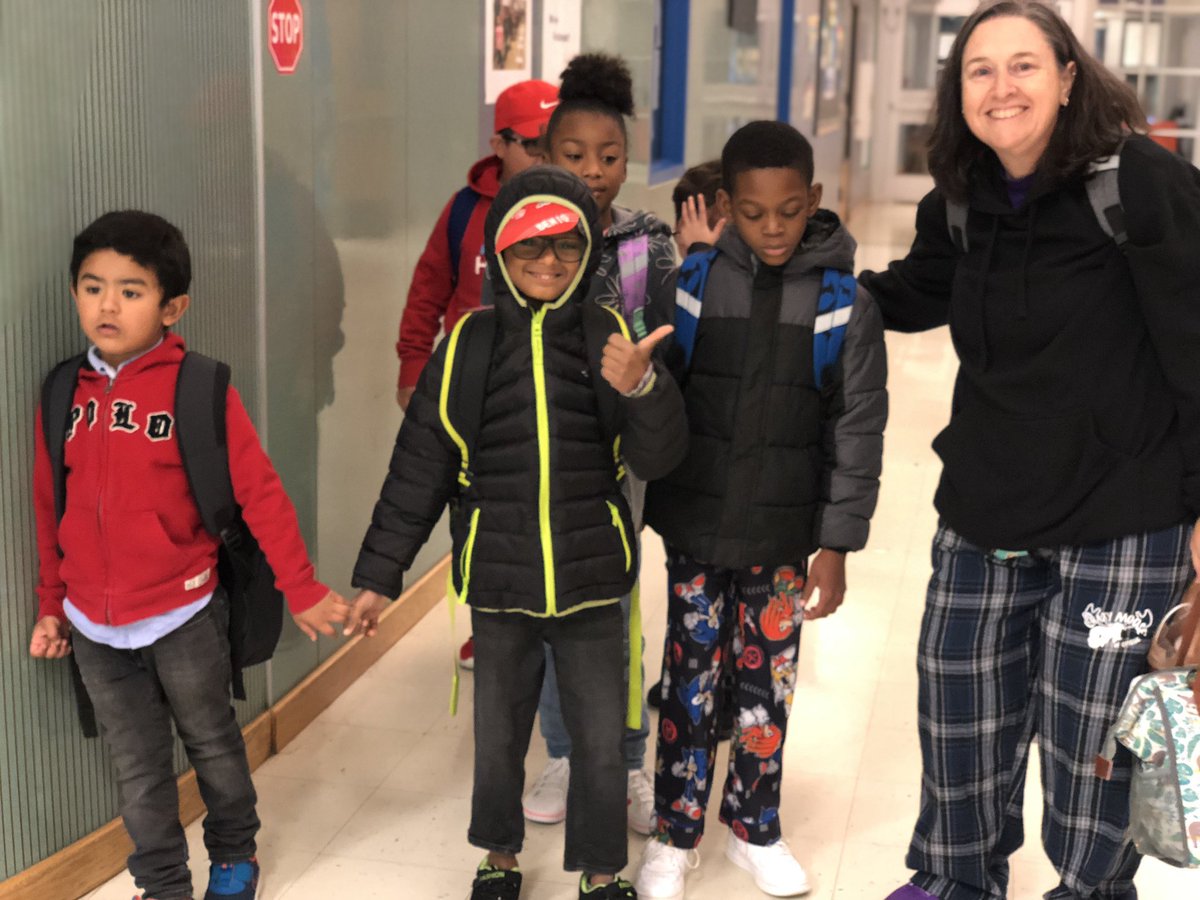 Our Rockbrook bears woke up and chose to stay drug free in their pajamas! #RedRibbonWeek2022 #OneLISD <a href="/RockbrookES/">Rockbrook Elementary School</a> <a href="/LISD_CSW/">LISD_CSW (Counseling & Social Work)</a>