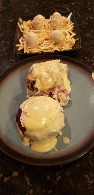 NewClearHarley's tweet photo. #Week8 #DFS #MatchupMeal #BenedictBattle
@TheHuddle
@DraftKings
@FanDuel
@Fanball
@UnderdogFantasy
@mkf
@MyFantasyLeague
@SleeperHQ
@usatodaysports
@usatodayfantasy
@superdraftdfs
Crab cake benedict vs. Cubano benedict w/deviled crab/GOAT cheeseball in a raven's nest https://t.co/uh0TTHHFRM