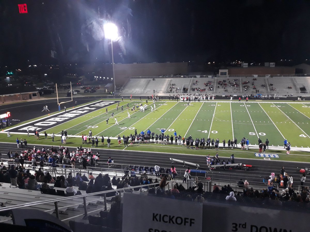 DeAnthony91's tweet photo. Some Thursday night #txhsfb 🏈
North Forney vs Tyler Legacy.
Running camera like a pro. 🎥🎦 #txhsfb #easypaper #hoodscout #sportsvideographer #sportsmedia #radiobroadcast
#hardestworkingmaninshowbusiness https://t.co/MGu68XYnmo