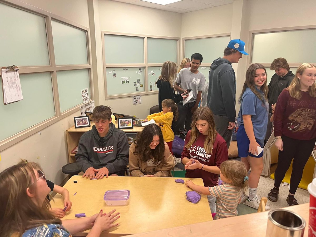 ARHS01835634's tweet photo. Mme. Toomey’s Integrated French 10-12 class wrote French Halloween Kids books and read them to our pre-primaries today! 

They are still unsure who had more fun…. The big kids or the little kids!! 🎃📖👻
C’est l’Halloween! Great job Vikings! @Chignecto_FoSS @CCRCE_NS https://t.co/MXFfK80xqA