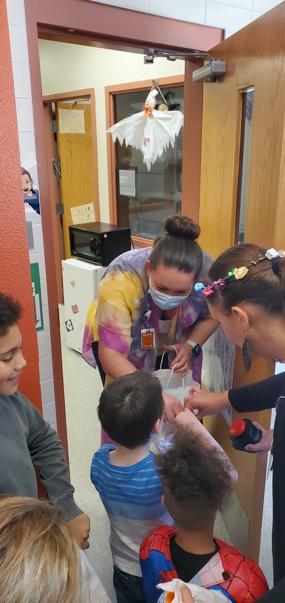 HESHippos's tweet photo. Our CALM class was able to Tick or Treat around the campus today. They enjoyed visiting the front office, Nurse, Counselor, principals and cafeteria. They were able to practice Halloween safety and communication skills.   Part 2 https://t.co/hDPSHlDudY