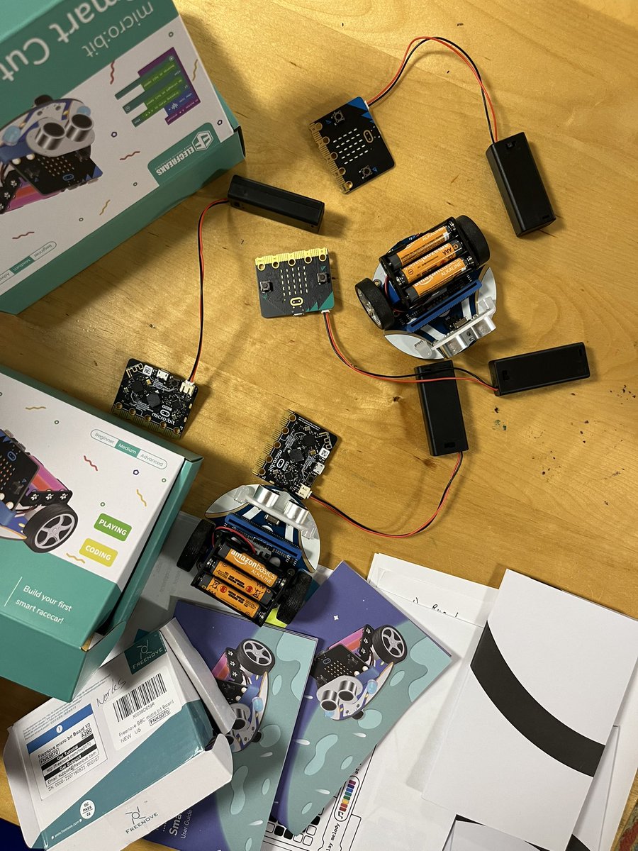 dawne314's tweet photo. Totally exhausted so just posting a few photos from today’s makerspace event where we programmed micro:bit / cutebots cc @ABPIPSTEM @microbit_edu @elecfreaks https://t.co/Nk008inBZY