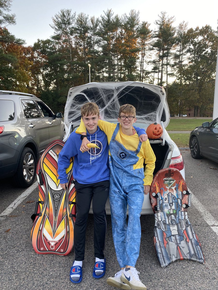 MsKniffen tweet media