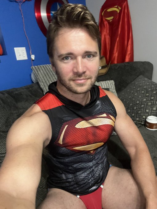 Back online!! Starting hour 7 and Superman is ready to GO!! Stop in and send a free Costume vote or keep<a href="/tag/flexfriday"class="tags"><span>#flexfriday</span></a>